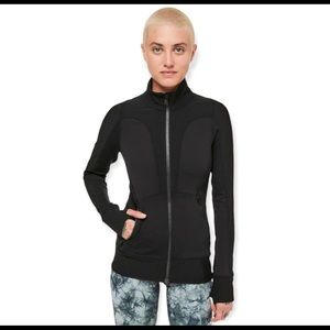 Lululemon movement to movement jacket Sz 4 EUC